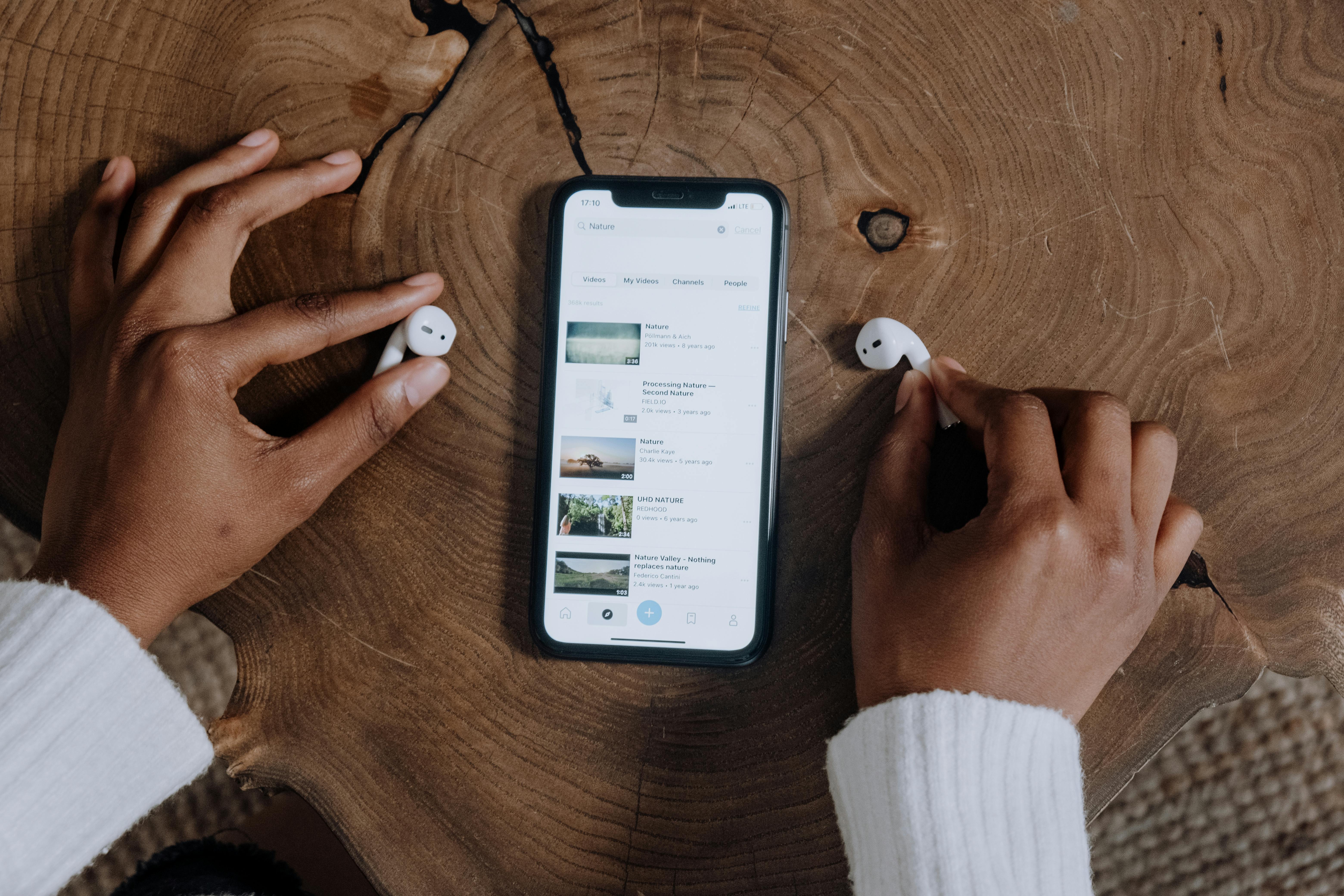 Music streaming on mobile device with headphones